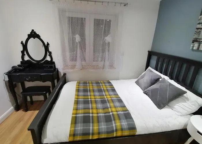 Lovely 2-Bed Apartment In Coventry