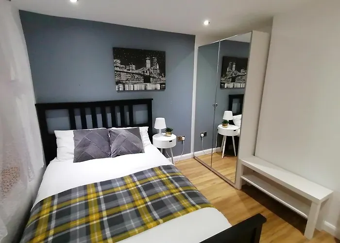 Lovely 2-Bed Apartment In Coventry